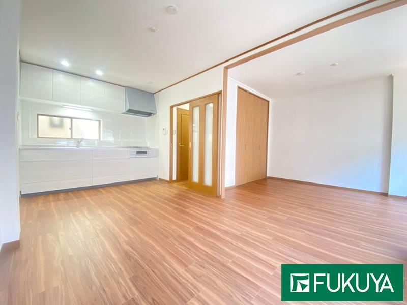 4LDK house in Higashiosaka, Osaka - Photo 1