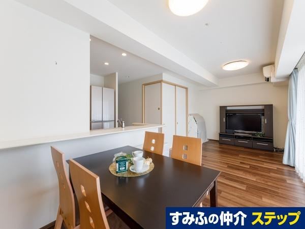 2LDK+S apartment in Toyonaka, Osaka - Photo 1
