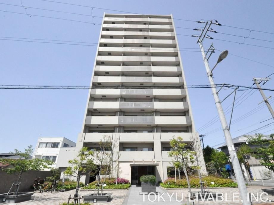 3LDK apartment in Tsurumi Ward, Osaka - Photo 1