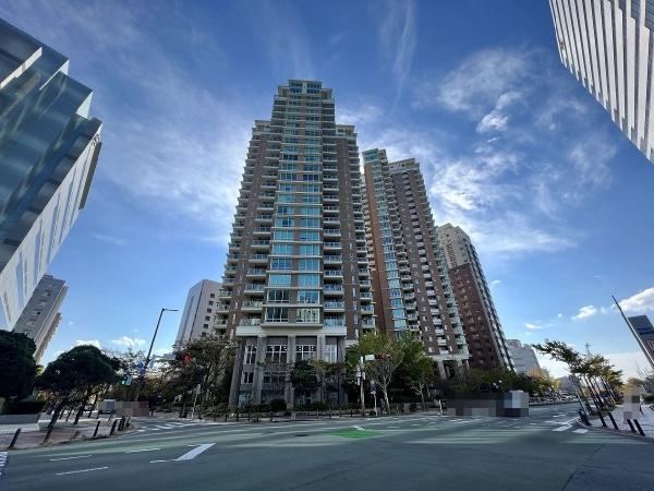 2LDK+S apartment in Sawara Ward, Fukuoka - Photo 1