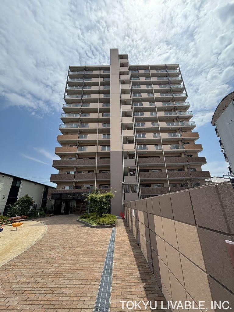 3LDK apartment in Nishi Ward, Sakai, Osaka - Photo 1