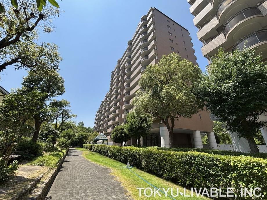 3LDK apartment in Higashinada Ward, Kobe, Hyogo - Photo 1