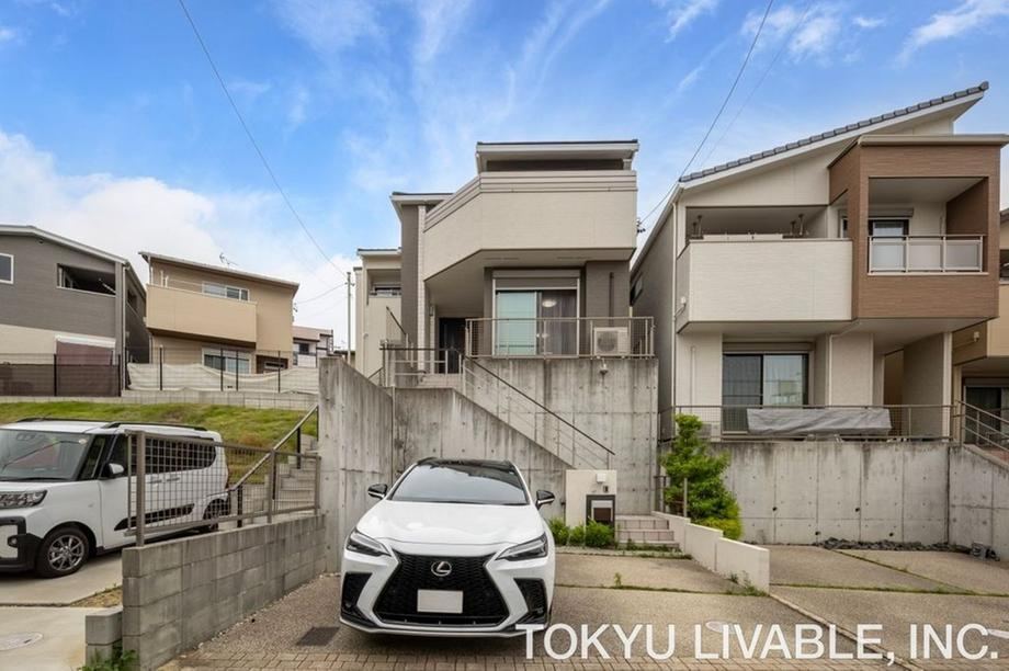 5LDK house in Nisshin, Aichi - Photo 1