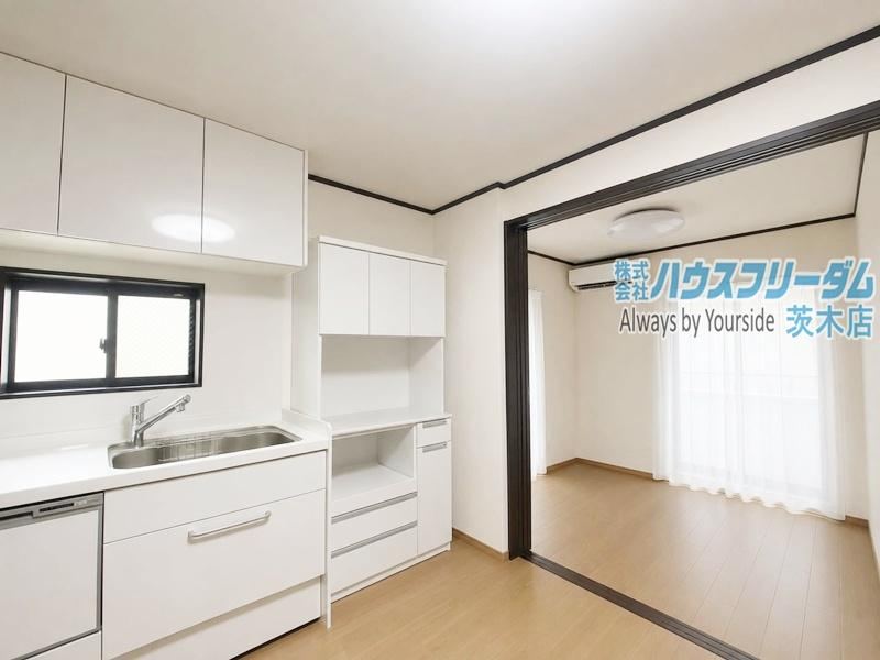 4DK house in Suita, Osaka - Photo 1