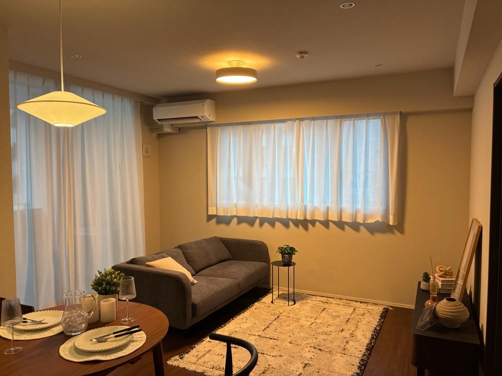 2LDK apartment in Chiyoda Ward, Tokyo - Photo 1