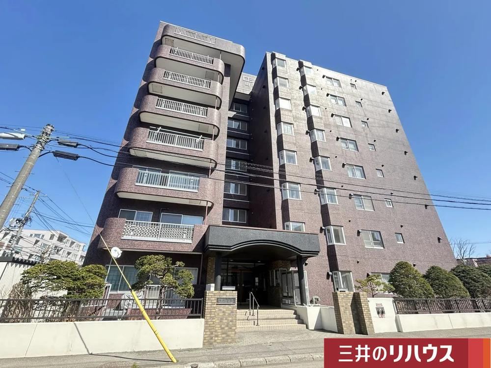 4LDK apartment in Chuo Ward, Sapporo, Hokkaido - Photo 1