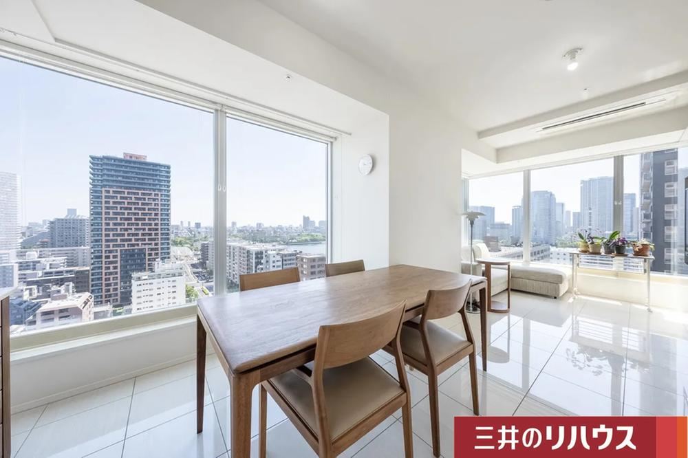 2LDK+S apartment in Chuo Ward, Tokyo - Photo 1