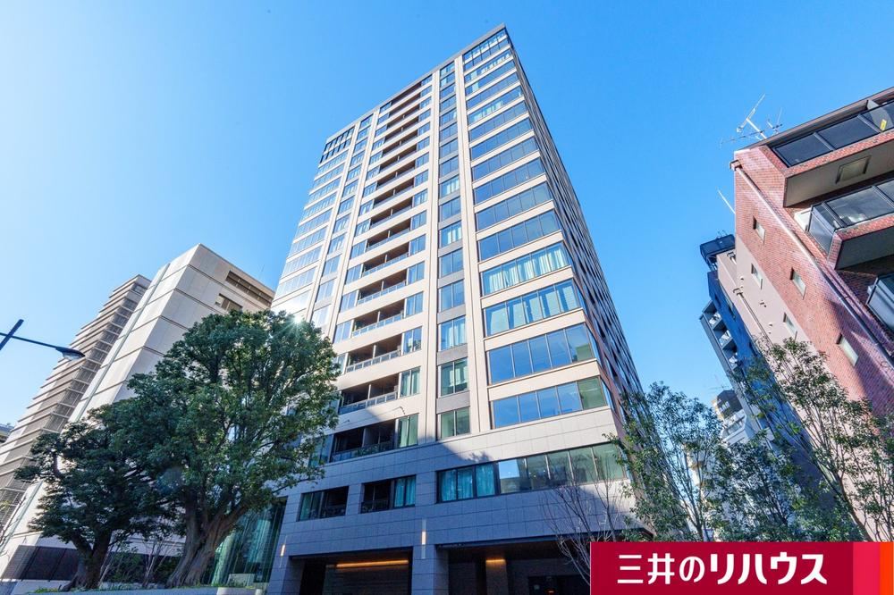 2LDK apartment in Chiyoda Ward, Tokyo - Photo 1