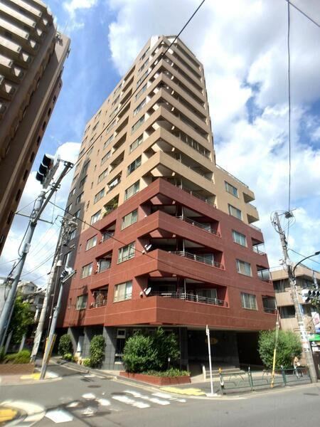 1LDK apartment in Shibuya Ward, Tokyo - Photo 1