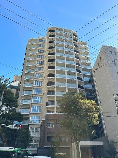 2LDK apartment in Chuo Ward, Kobe, Hyogo - Photo 1