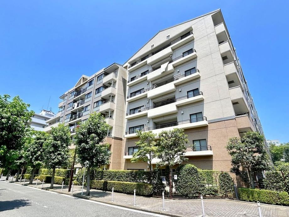 3LDK apartment in Naka Ward, Yokohama, Kanagawa - Photo 1