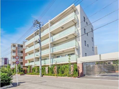 2LDK+S apartment in Chofu, Tokyo - Photo 1