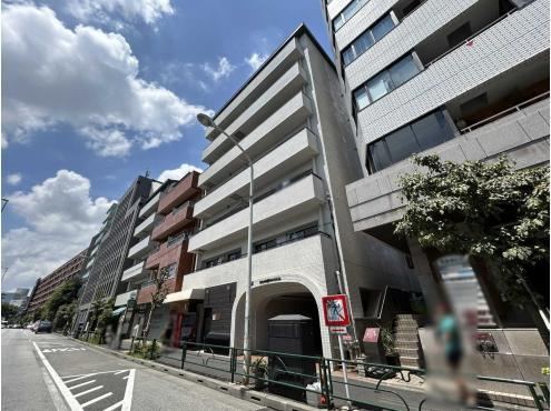 1LDK+S apartment in Minato Ward, Tokyo - Photo 1