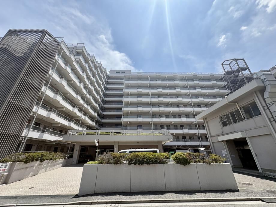 2LDK apartment in Kita Ward, Tokyo - Photo 1