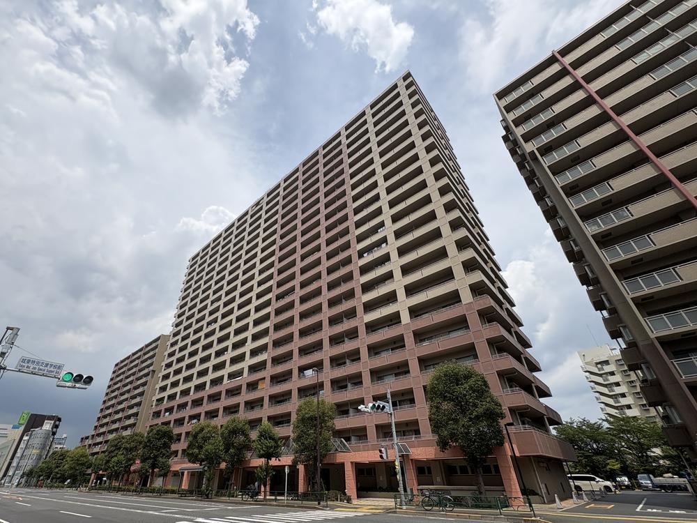 3LDK apartment in Koto Ward, Tokyo - Photo 1