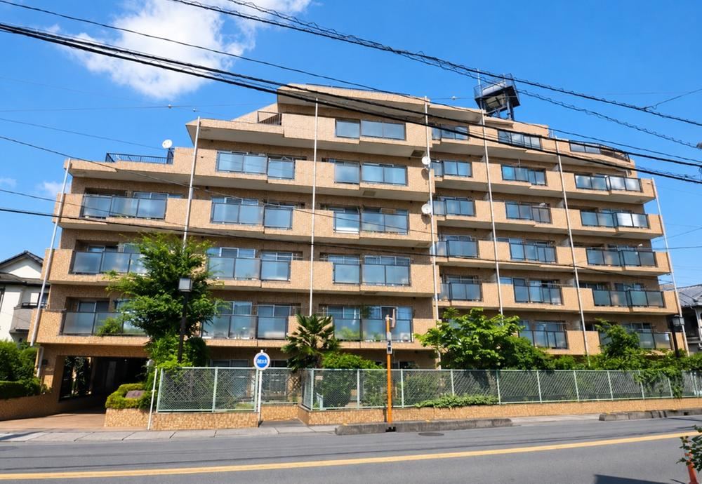 3LDK apartment in Minami Ward, Saitama - Photo 1