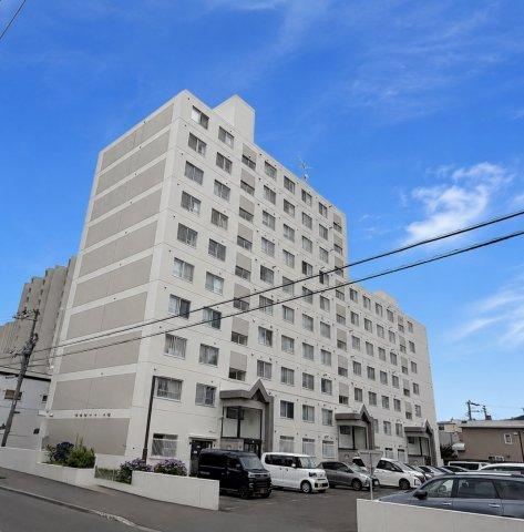 4LDK apartment in Nishi Ward, Sapporo, Hokkaido - Photo 1