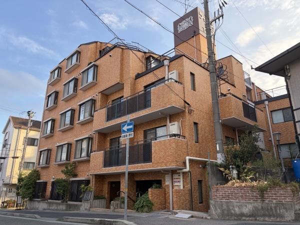 3DK apartment in Chuo Ward, Kobe, Hyogo - Photo 1