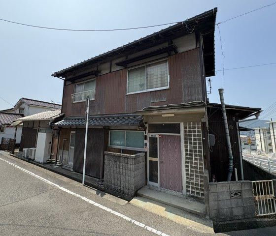 4LDK house in Mihara, Hiroshima - Photo 1