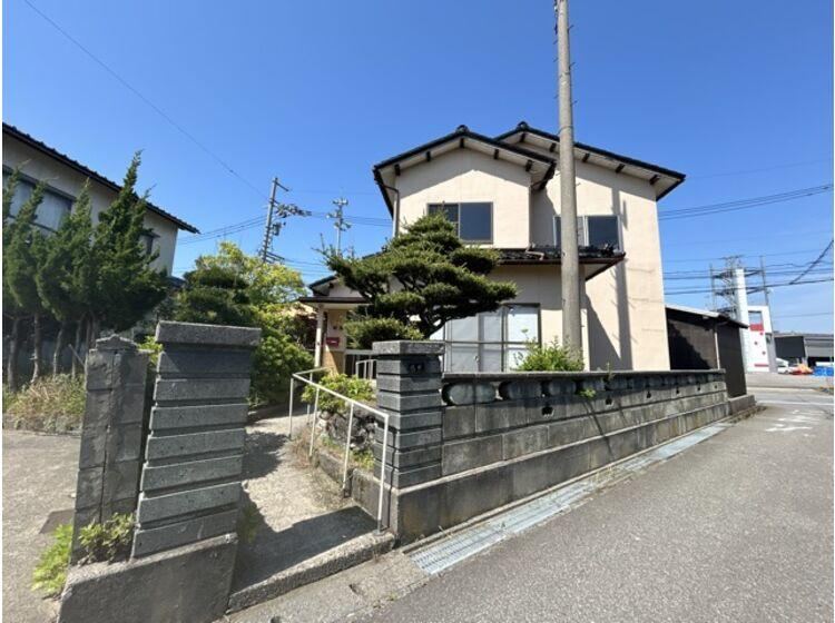 6DK house in Kahoku, Ishikawa - Photo 1