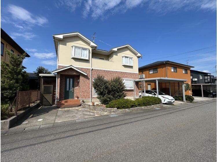 3LDK house in Komatsu, Ishikawa - Photo 1