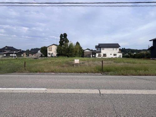 913 m² land in Tonami, Toyama - Photo 1
