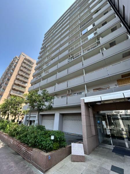 3LDK apartment in Shinagawa Ward, Tokyo - Photo 1