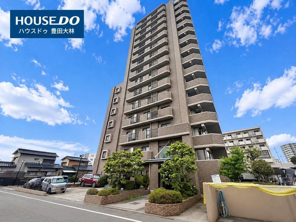 3LDK apartment in Toyota, Aichi - Photo 1