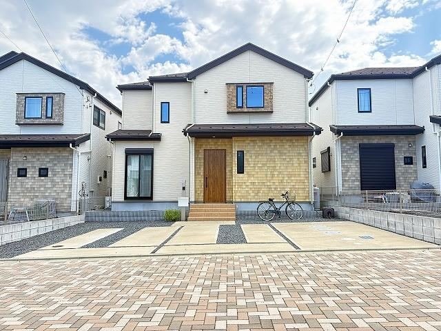 4LDK house in Inzai, Chiba - Photo 1