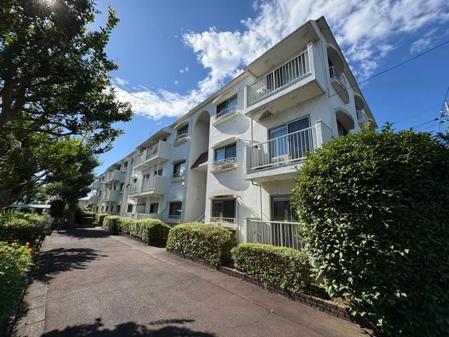 3LDK apartment in Komae, Tokyo - Photo 1