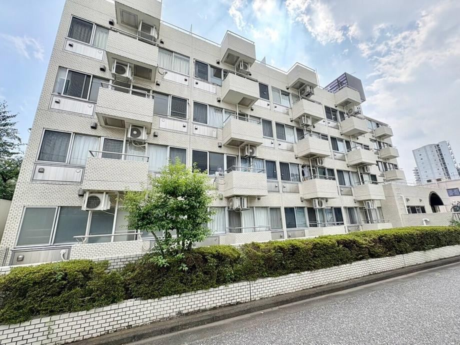 1LDK+2S apartment in Shinjuku Ward, Tokyo - Photo 1