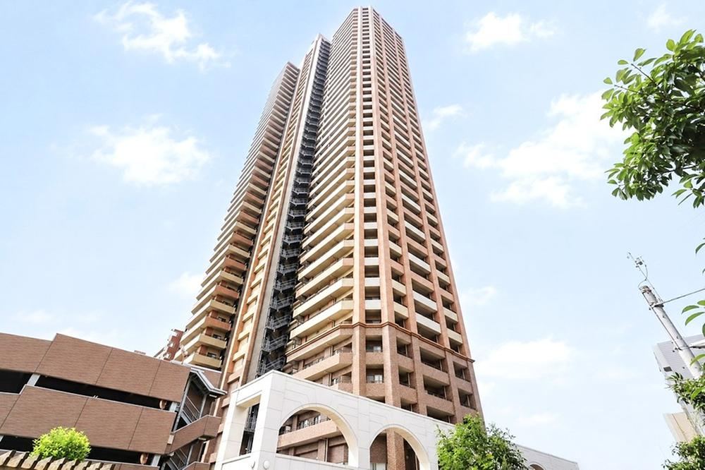 3LDK apartment in Minato Ward, Osaka - Photo 1