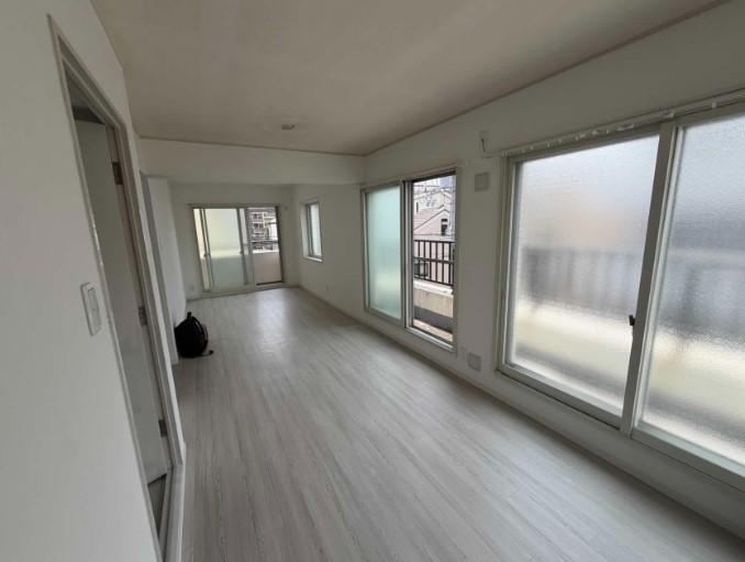 1LDK apartment in Higashinada Ward, Kobe, Hyogo - Photo 1