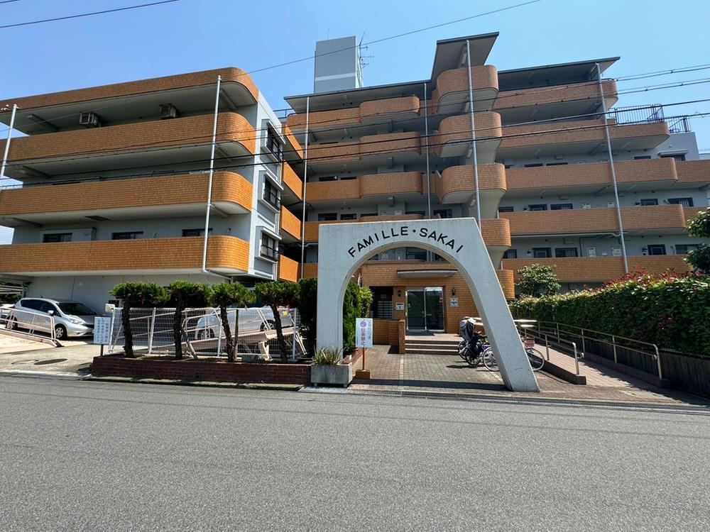 3LDK apartment in Kita Ward, Sakai, Osaka - Photo 1