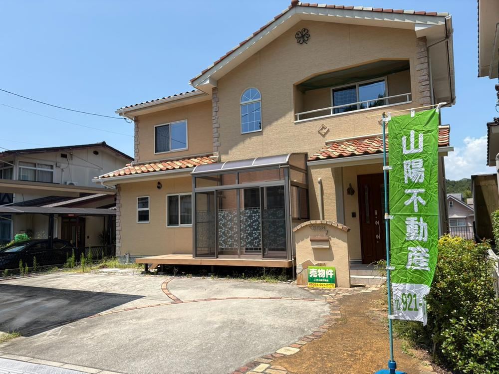 4LDK house in Mihara, Hiroshima - Photo 1