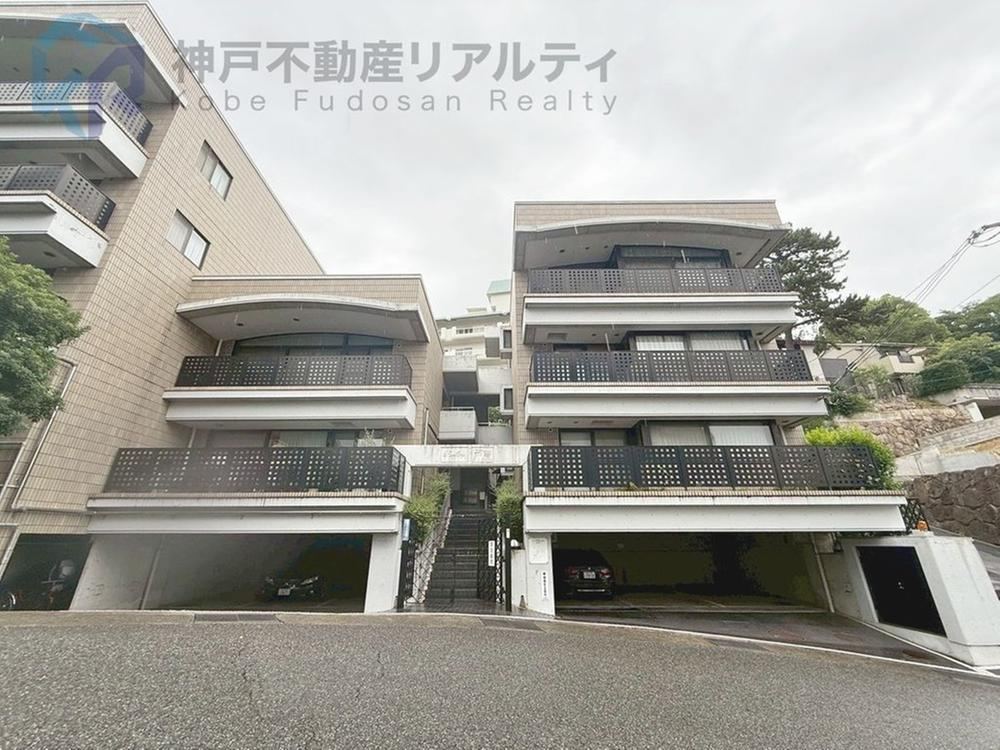 2LDK apartment in Ashiya, Hyogo - Photo 1