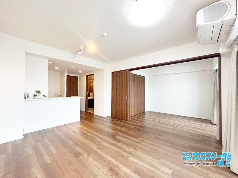 3LDK apartment in Nishi Ward, Sakai, Osaka - Photo 1
