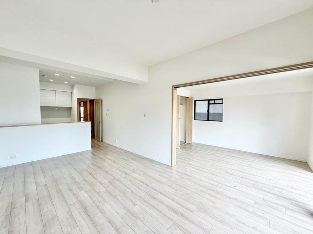 3LDK apartment in Sakai Ward, Sakai, Osaka - Photo 1