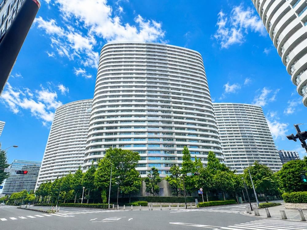 2LDK apartment in Nishi Ward, Yokohama, Kanagawa - Photo 1