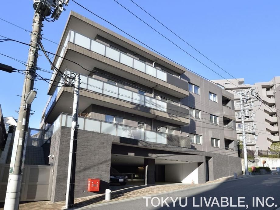2LDK+S apartment in Shinagawa Ward, Tokyo - Photo 1