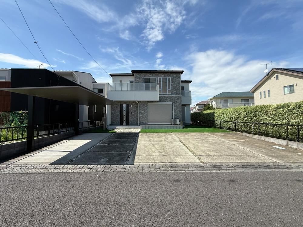 4LDK+S house in Hitachinaka, Ibaraki - Photo 1