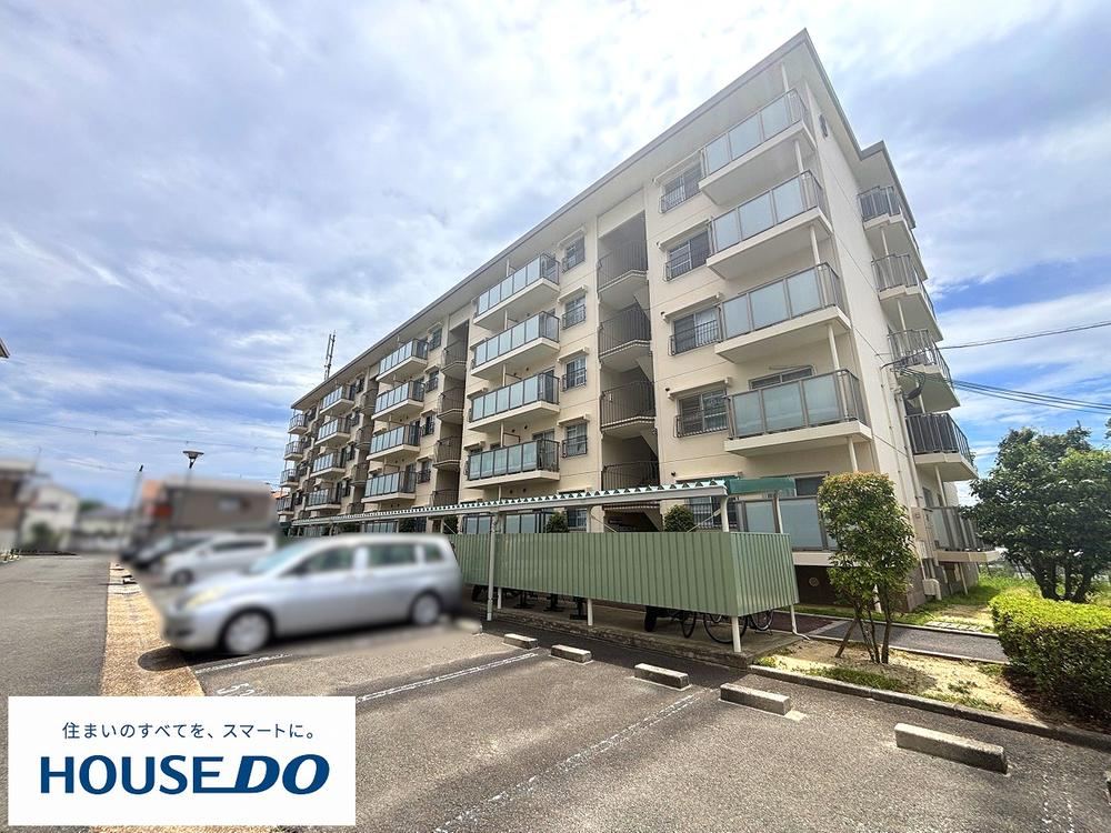 4LDK+S apartment in Hirakata, Osaka - Photo 1