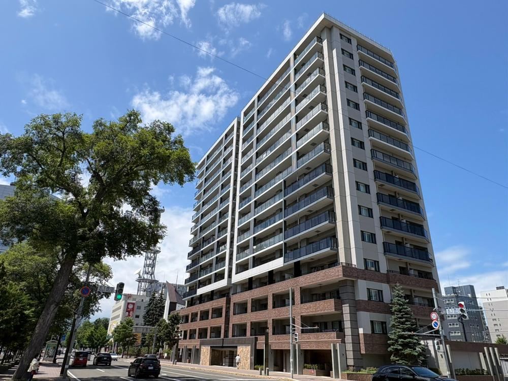 2LDK apartment in Chuo Ward, Sapporo, Hokkaido - Photo 1