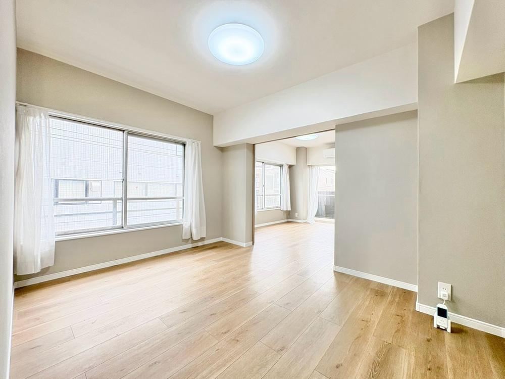 2LDK apartment in Shinjuku Ward, Tokyo - Photo 1