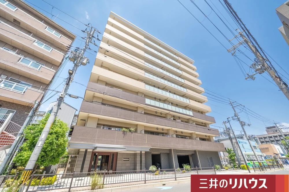 3LDK apartment in Takatsuki, Osaka - Photo 1