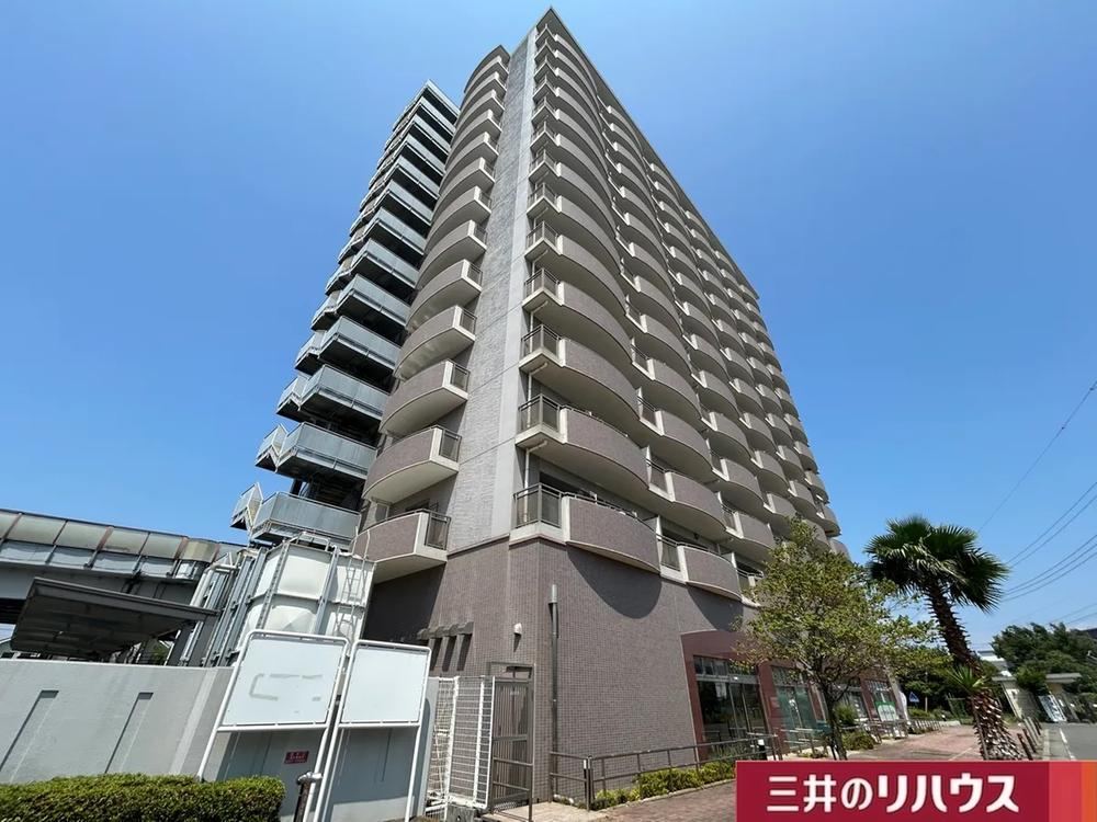 3LDK apartment in Chigasaki, Kanagawa - Photo 1