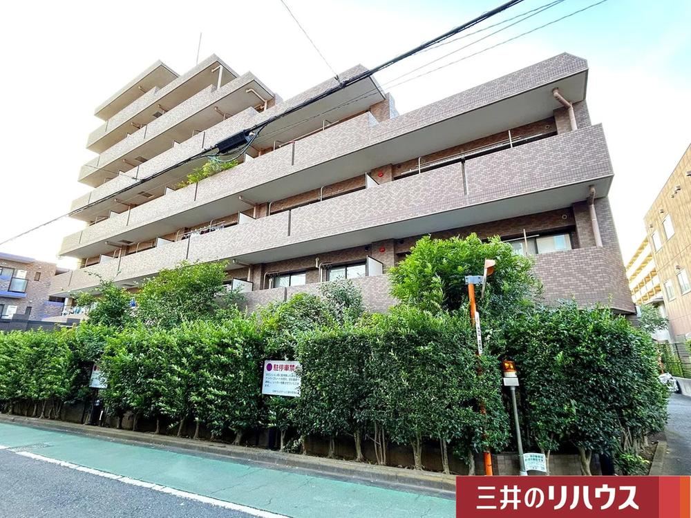 3LDK apartment in Mitaka, Tokyo - Photo 1