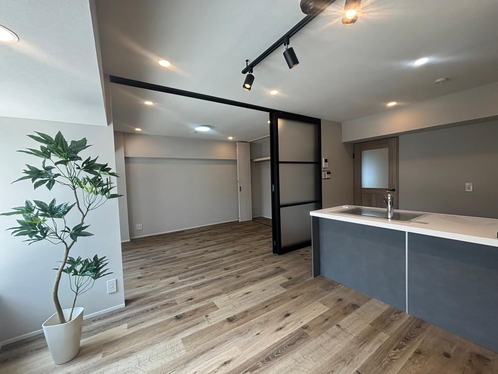 2LDK apartment in Isogo Ward, Yokohama, Kanagawa - Photo 1