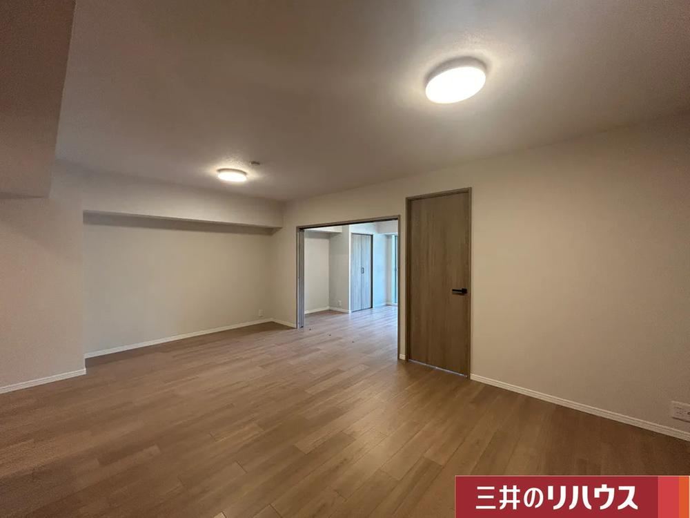 3LDK apartment in Chuo Ward, Kobe, Hyogo - Photo 1