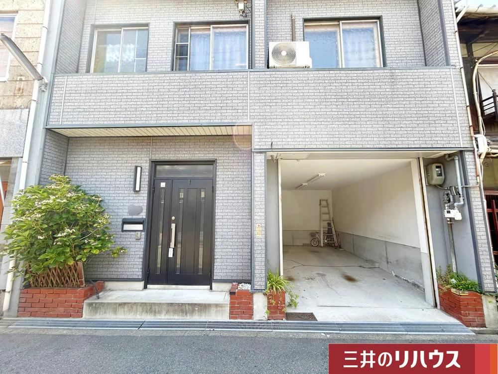 4LDK house in Nishinari Ward, Osaka - Photo 1